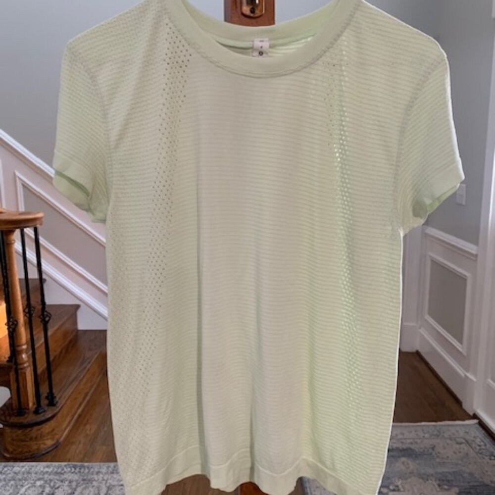 Lululemon Swiftly Tech Short Sleeve Scoop size 6 - excellent condition